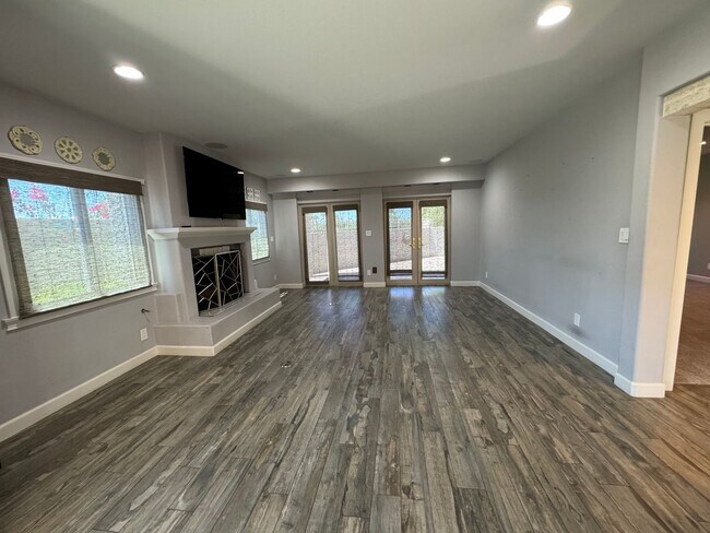 Building Photo - Cameldale Gated Community