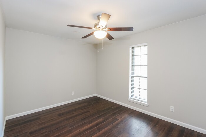 Building Photo - 510 Ridgegate Dr
