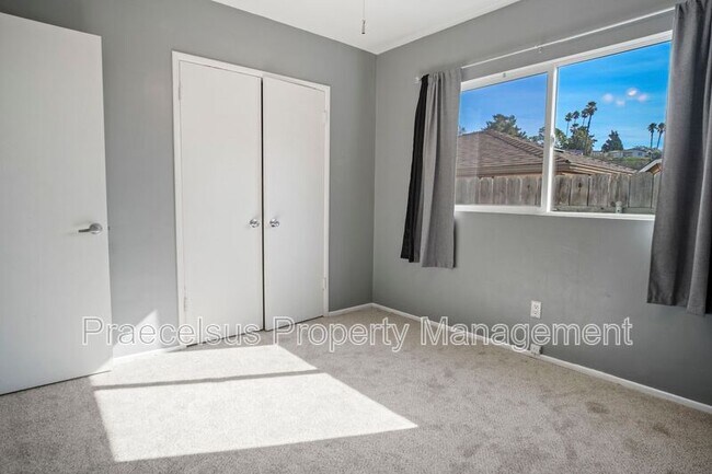 Building Photo - 5960 Nagel St