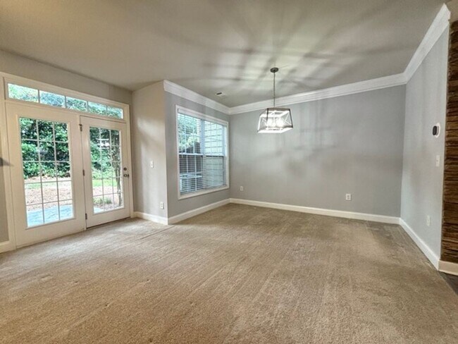 Building Photo - 2408 Strand Ave