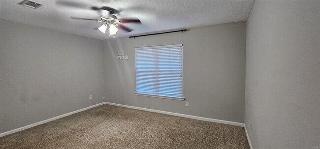 Building Photo - 842 Loder St