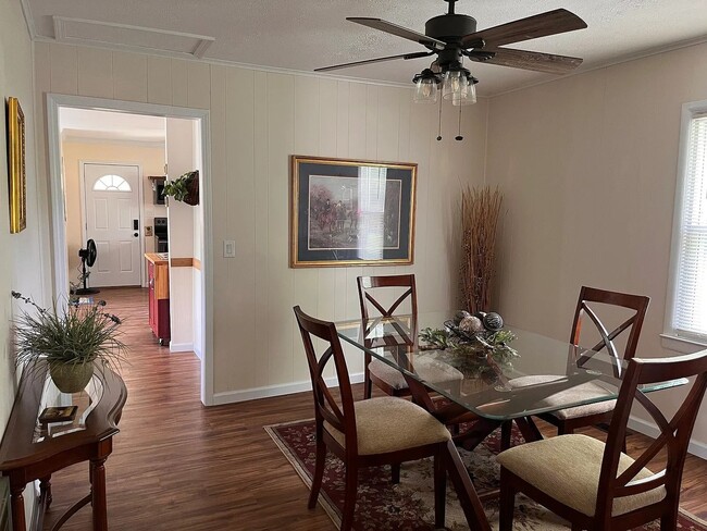 Building Photo - Fully Furnished 3BR Retreat Near Boone Lake – Flexible Lease Terms (3–12 Months)