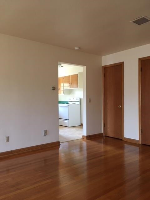 Building Photo - 925 Haywood Dr