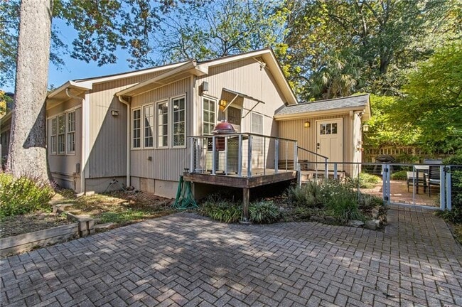 Building Photo - 901 Adair Ave NE