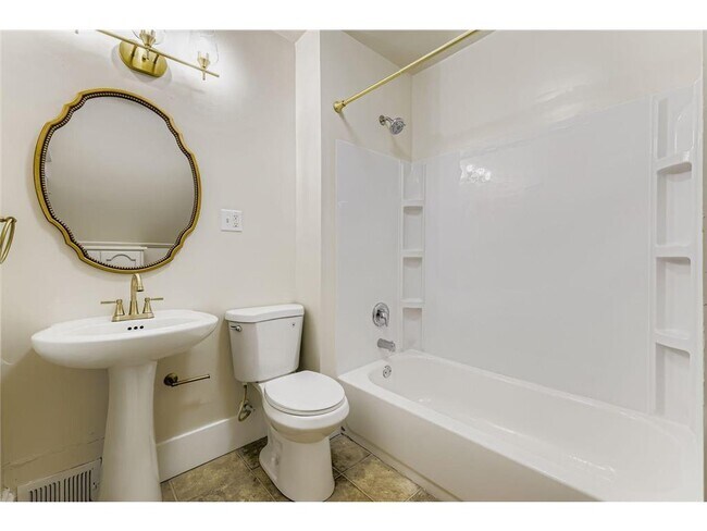 Building Photo - 3507 N Newton Ave