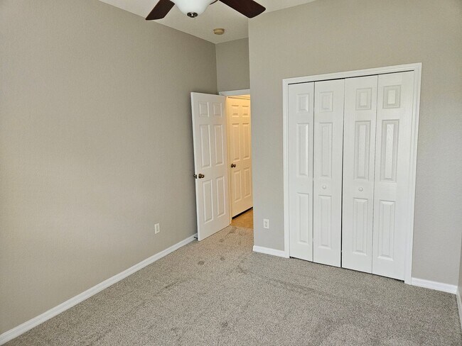 Building Photo - Annual Rental - Lovely 3 Bedroom 2 Bathroo...