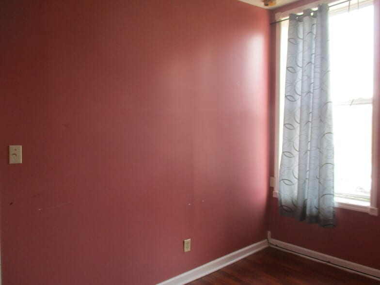 Building Photo - 43 E Main St