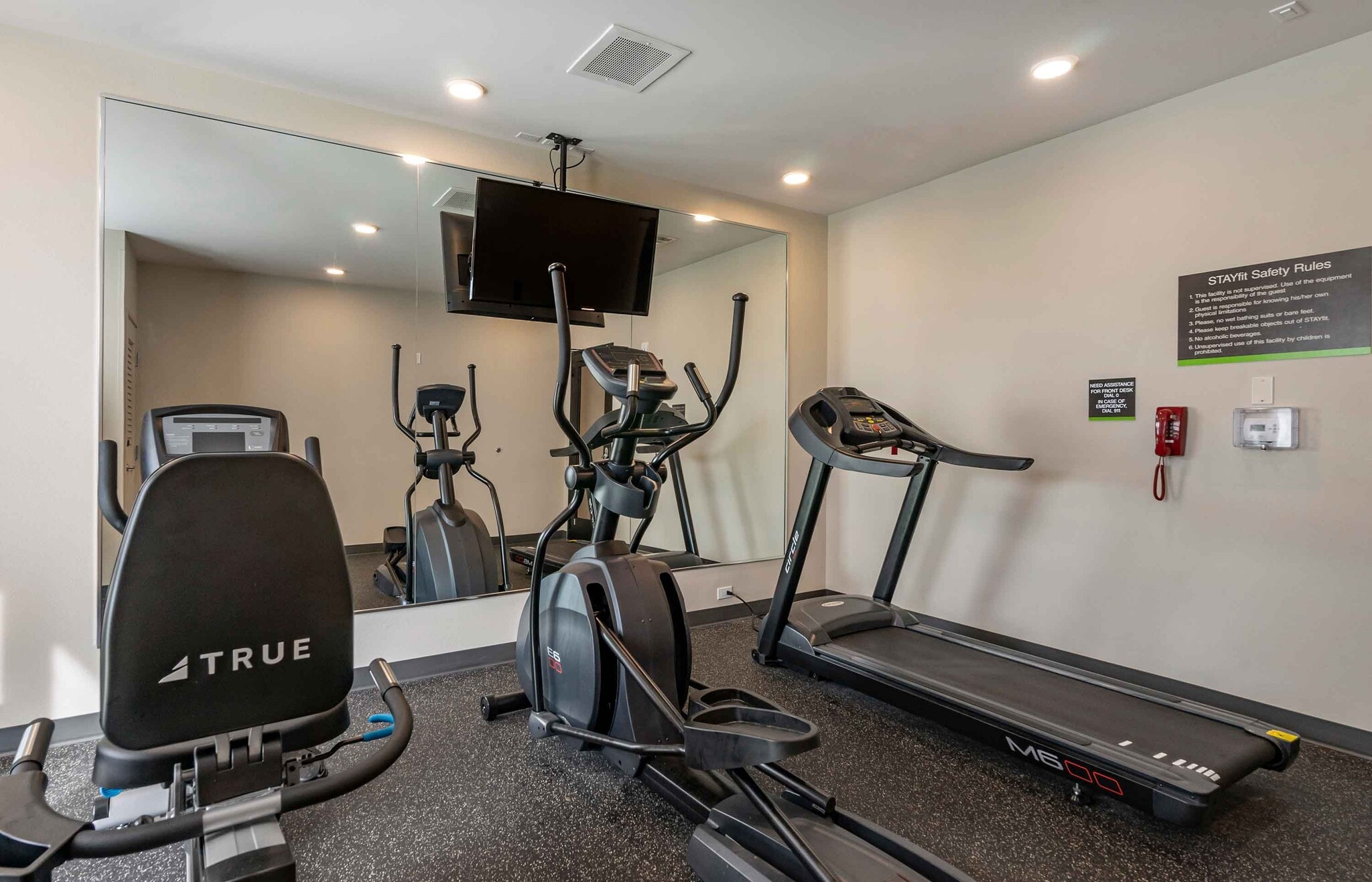Building Photo - Furnished Studio-Port Charlotte - 1-75