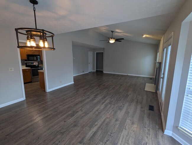 Building Photo - 1403 Cedardale Ct