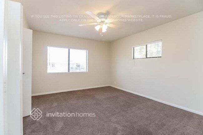 Building Photo - 2401 W Shady Glen Ave