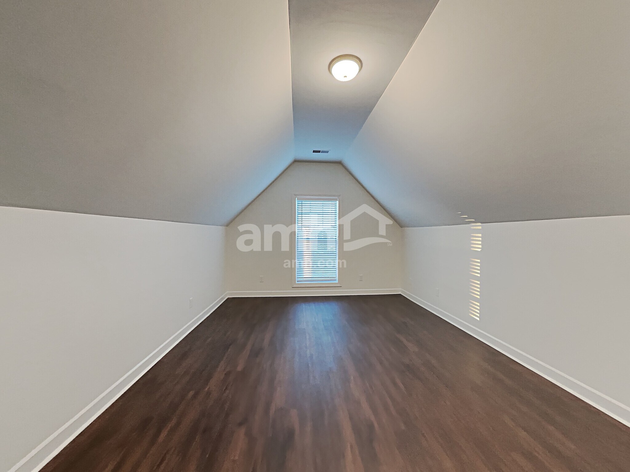 Building Photo - 3043 Holderwood Dr