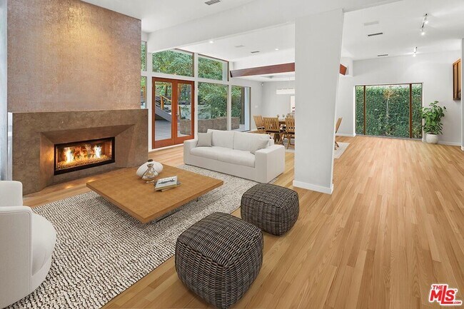 Building Photo - 3600 Mandeville Canyon Rd
