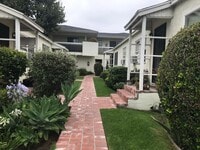 Building Photo - Bright and airy updated second floor 1 bedroom, 1 bathroom apartment