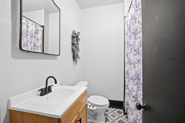Building Photo - Three Bedroom Rental