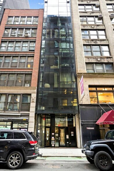 Building Photo - 132 W 26th St