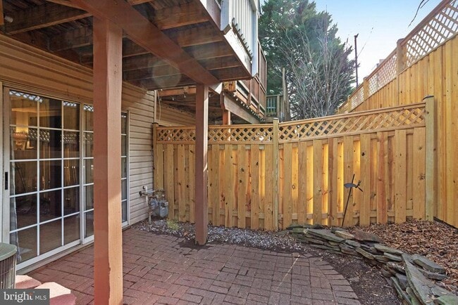Building Photo - 141 Martin Ln