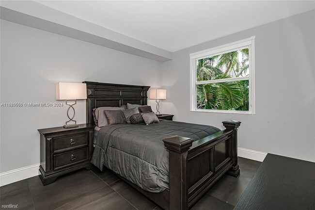 Building Photo - 2 br, 2 bath Condo - 17145 N Bay Rd Apt 4106