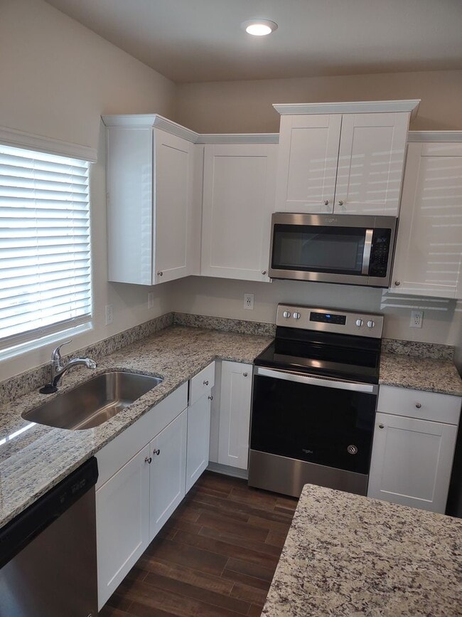 Building Photo - BRAND-NEW Townhome Located in Sanford- Minutes from Shopping, Dining, and Community Parks! Wont l...