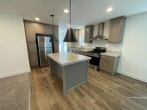 Building Photo - 5427 Edgewood Ln