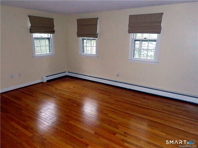 Building Photo - 21 Saddle Ridge Dr