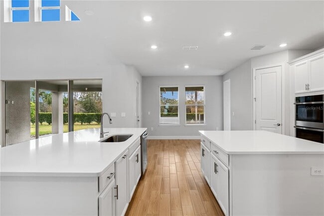 Building Photo - 512 Bellflower Way