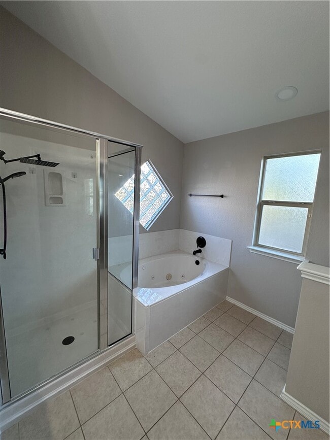 Building Photo - 6902 Golden Oak Ln