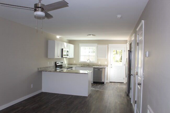 Building Photo - 109 Buster Ln