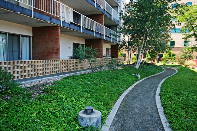 Building Photo - One Bedroom Condominium