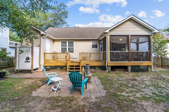 Building Photo - PERFECT "WORK FROM HOME" LOCATION FOR JAN-MAY of 2026