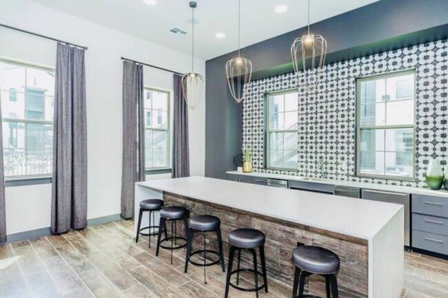 Building Photo - 698 Basilica Bay Dr