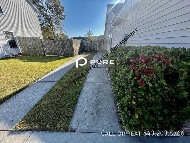 Building Photo - 111 Concord St