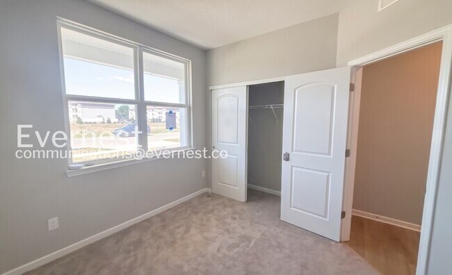 Building Photo - 3 Bed/2 Bath Home with Garage / Pet-Friendly / Vouchers Accepted / Available Now!