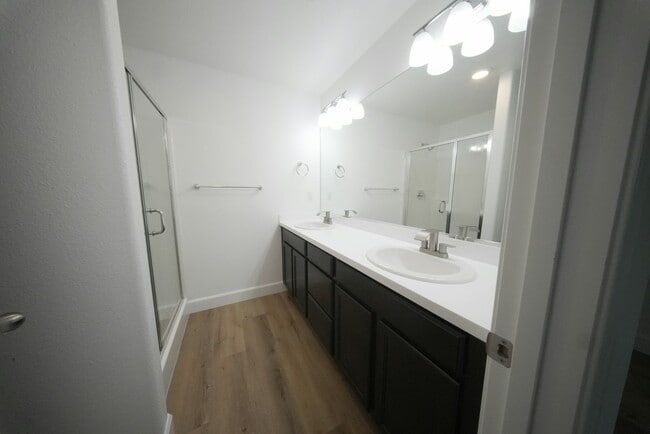 Building Photo - 547 Virginia Ave