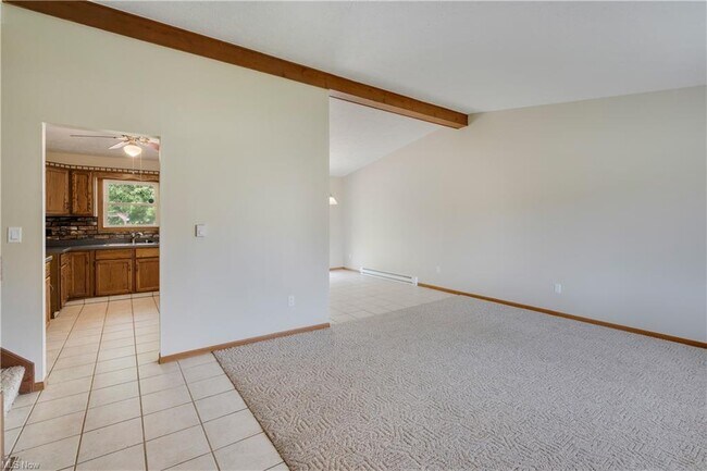Building Photo - 624 Angiline Dr