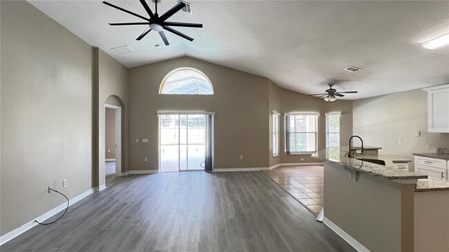 Building Photo - 4599 Cumbrian Lakes Dr