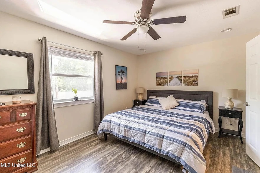 Building Photo - 1282 Beach Blvd