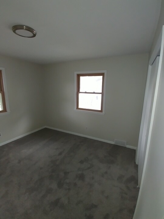 Building Photo - 1230 Hewitt Ave