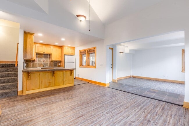 Building Photo - Old Town GEM Just 1 Block from PCMR!