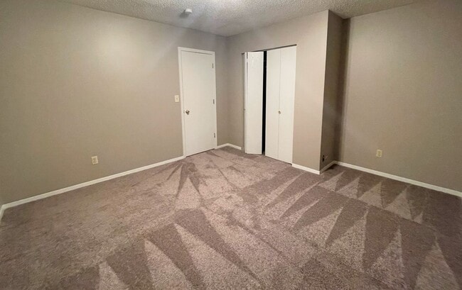 Building Photo - 2507 W 27th St