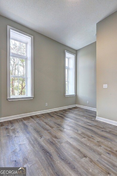 Building Photo - 123 S Broad St