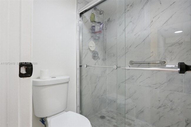 Building Photo - 3101 N Country Club Dr