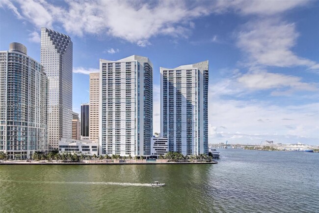 Building Photo - 900 Brickell Key Blvd