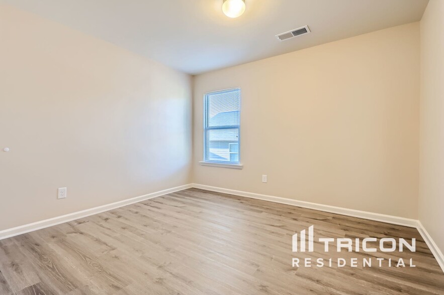 Building Photo - 361 Rankin Cir