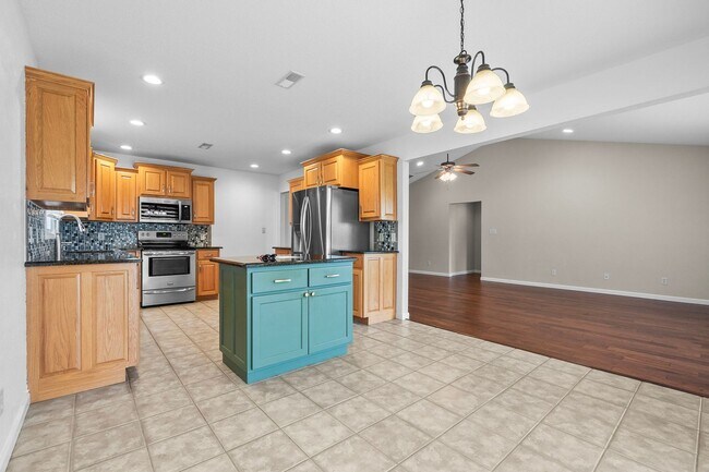 Building Photo - 2817/2819 Lynwood Hills Dr