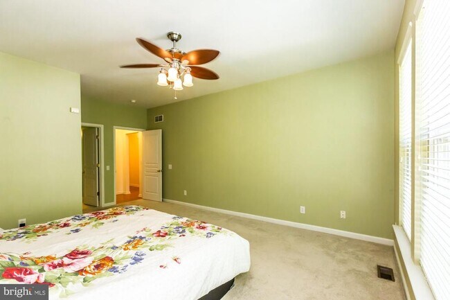 Building Photo - 684 Churchill Rd