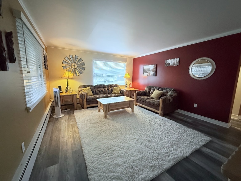 Building Photo - 105 3rd Ave W