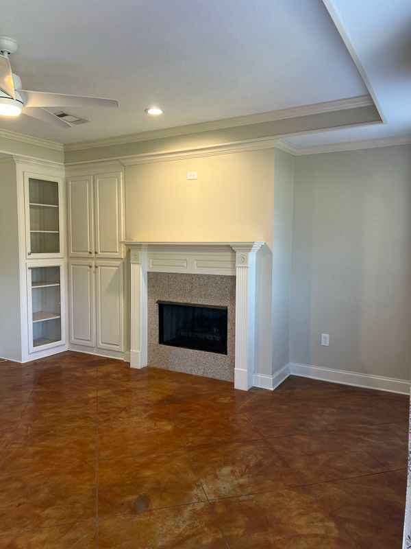 Building Photo - 104 W Pinebrook Dr