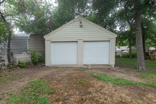 Building Photo - 6633 Racine Dr