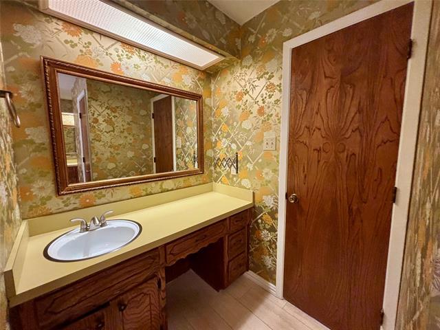 Building Photo - 1602 Carla Ave