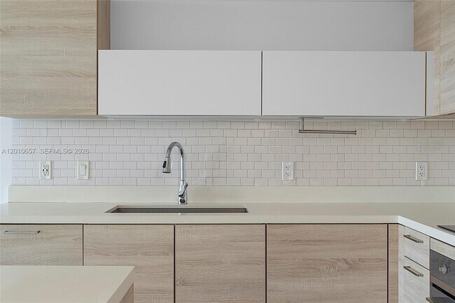 Building Photo - 16385 Biscayne Blvd